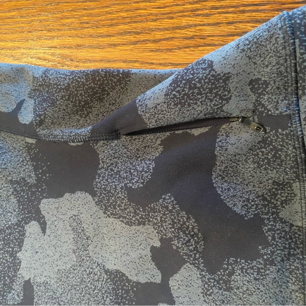 LULULEMON Blue Camo It's Rulu Run Fleece Long Sleeve Shirt Women's Size 4 - Picture 13 of 13
